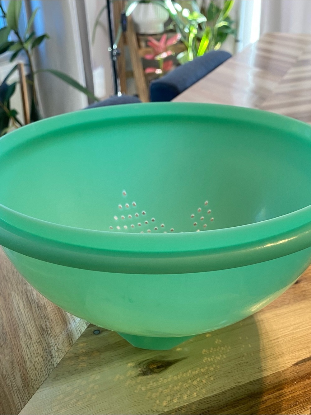 Vintage Tupperware Jadeite Green Plastic Colander - Strainer, Medium 10in